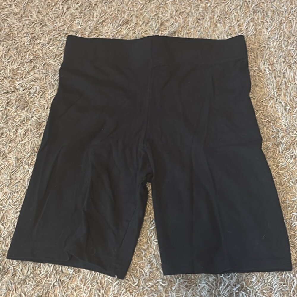 Forever 21 Biker Shorts | Size M | Black